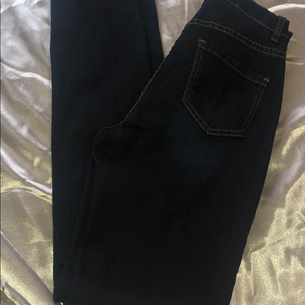 High waisted dark blue jeans